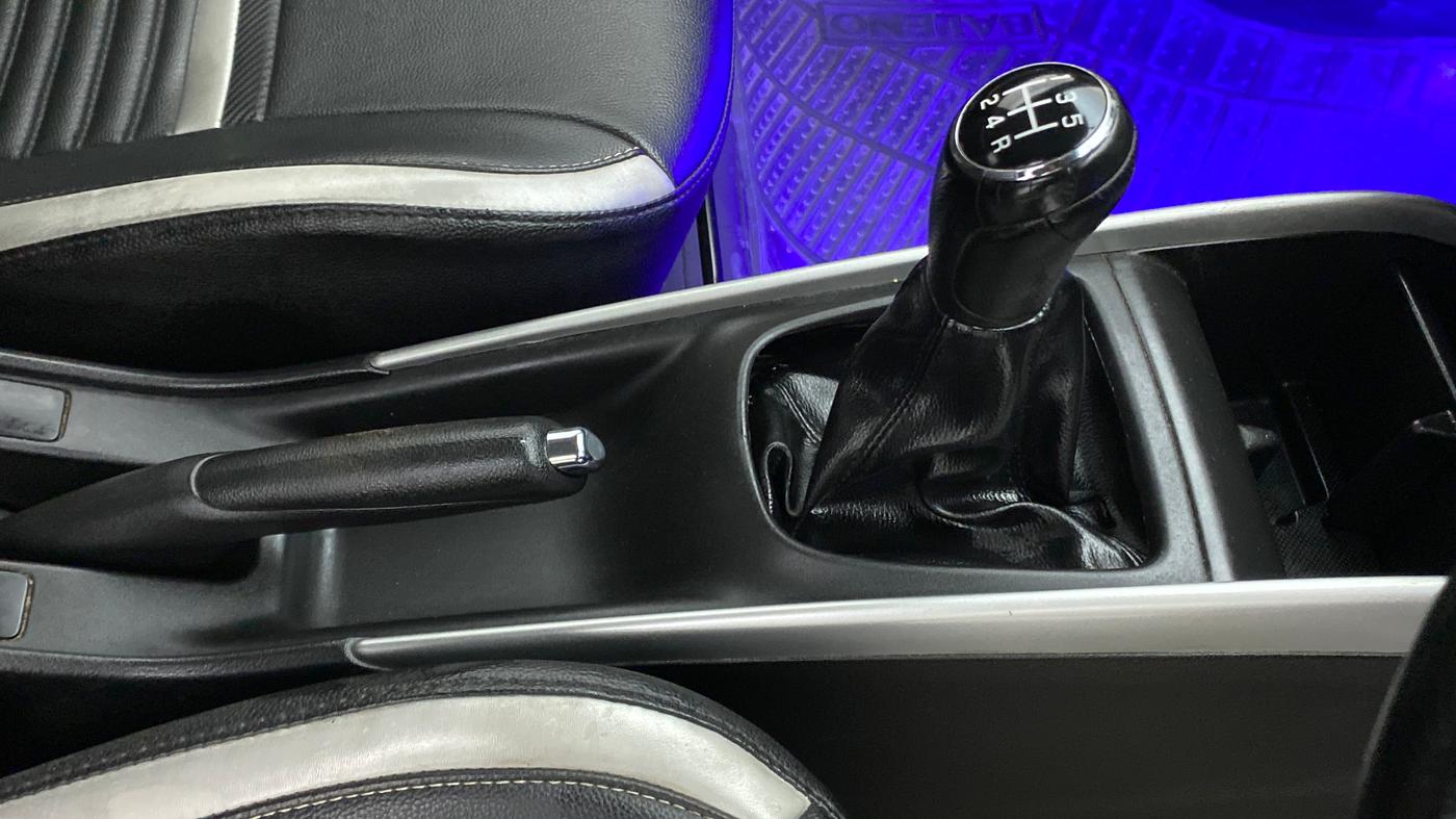 2017 Maruti Baleno DELTA PETROL 1.2, Petrol, Manual, 38,730 km, Gear Lever