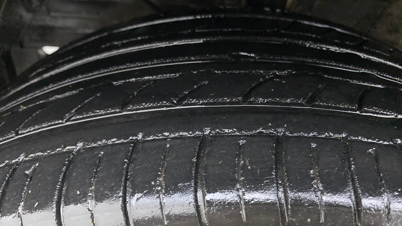 2017 Maruti Baleno DELTA PETROL 1.2, Petrol, Manual, 38,730 km, Left Front Tyre Tread