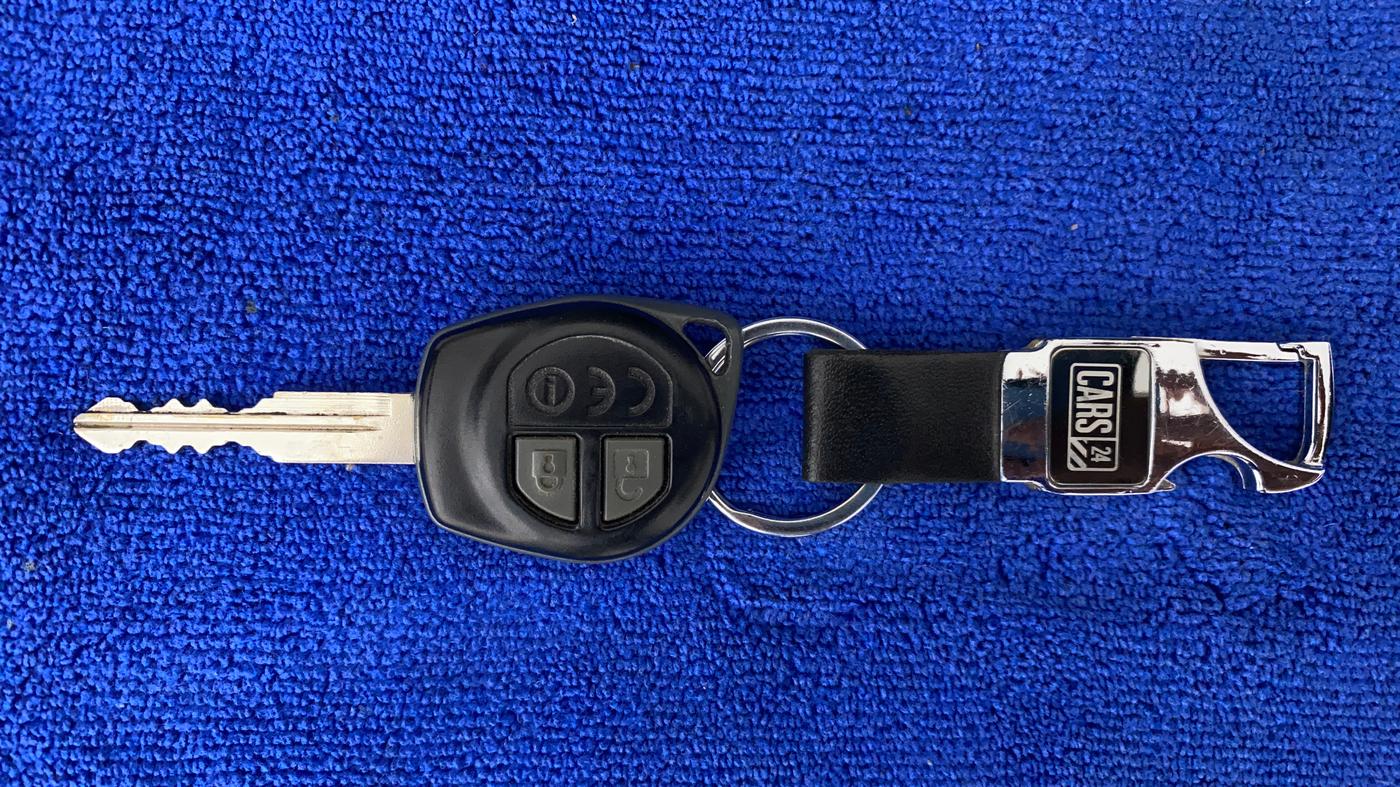2016 Maruti Baleno DELTA PETROL 1.2, Petrol, Manual, 72,660 km, Key Close Up