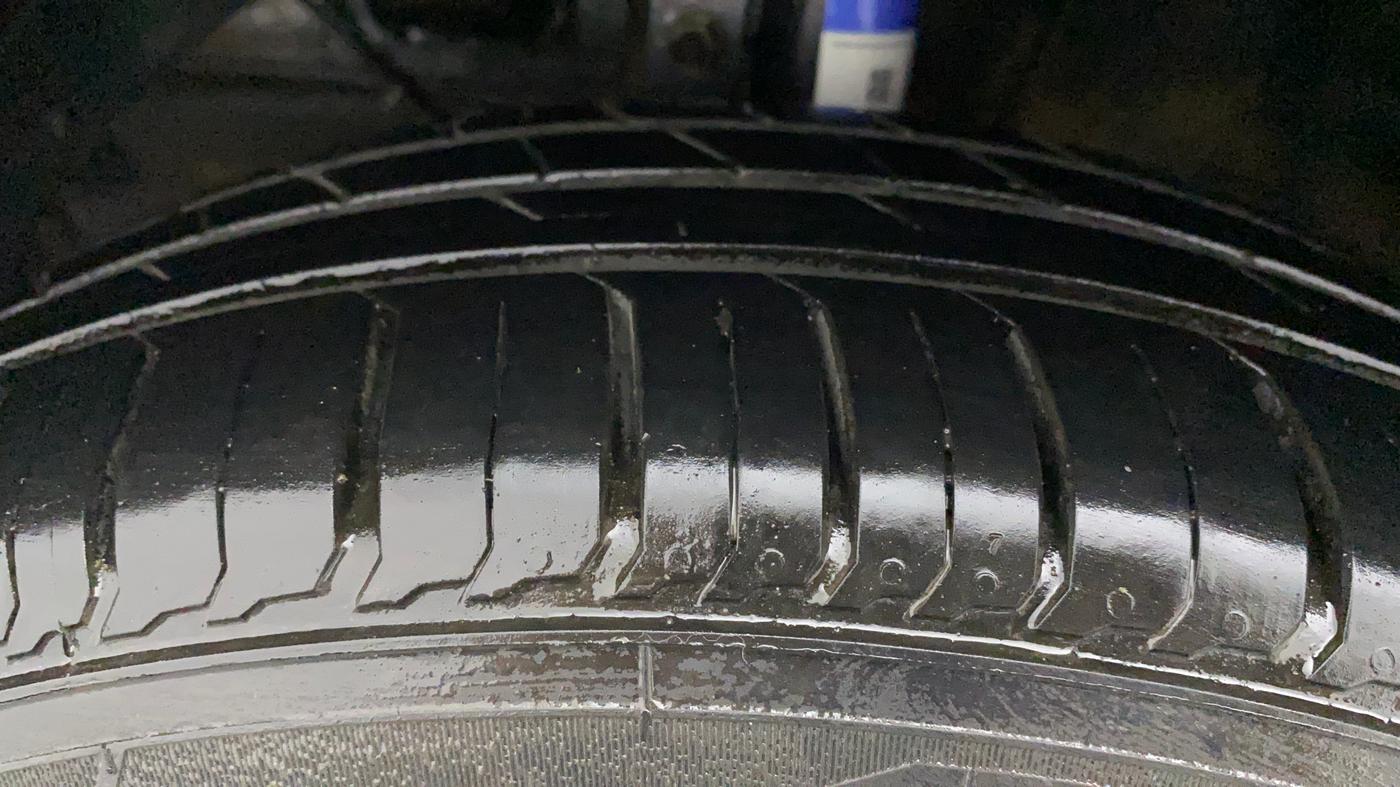 2016 Maruti Baleno DELTA PETROL 1.2, Petrol, Manual, 72,660 km, Left Front Tyre Tread