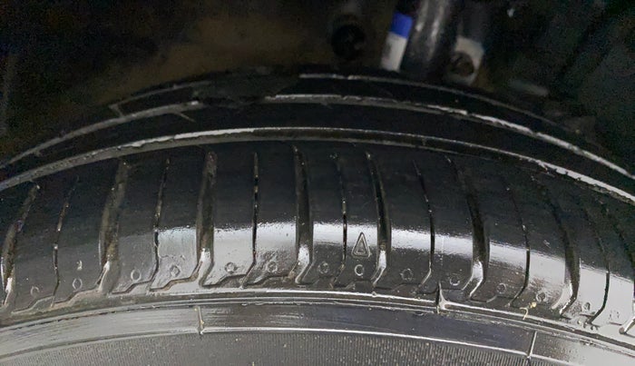 2016 Maruti Baleno DELTA PETROL 1.2, Petrol, Manual, 72,660 km, Right Front Tyre Tread