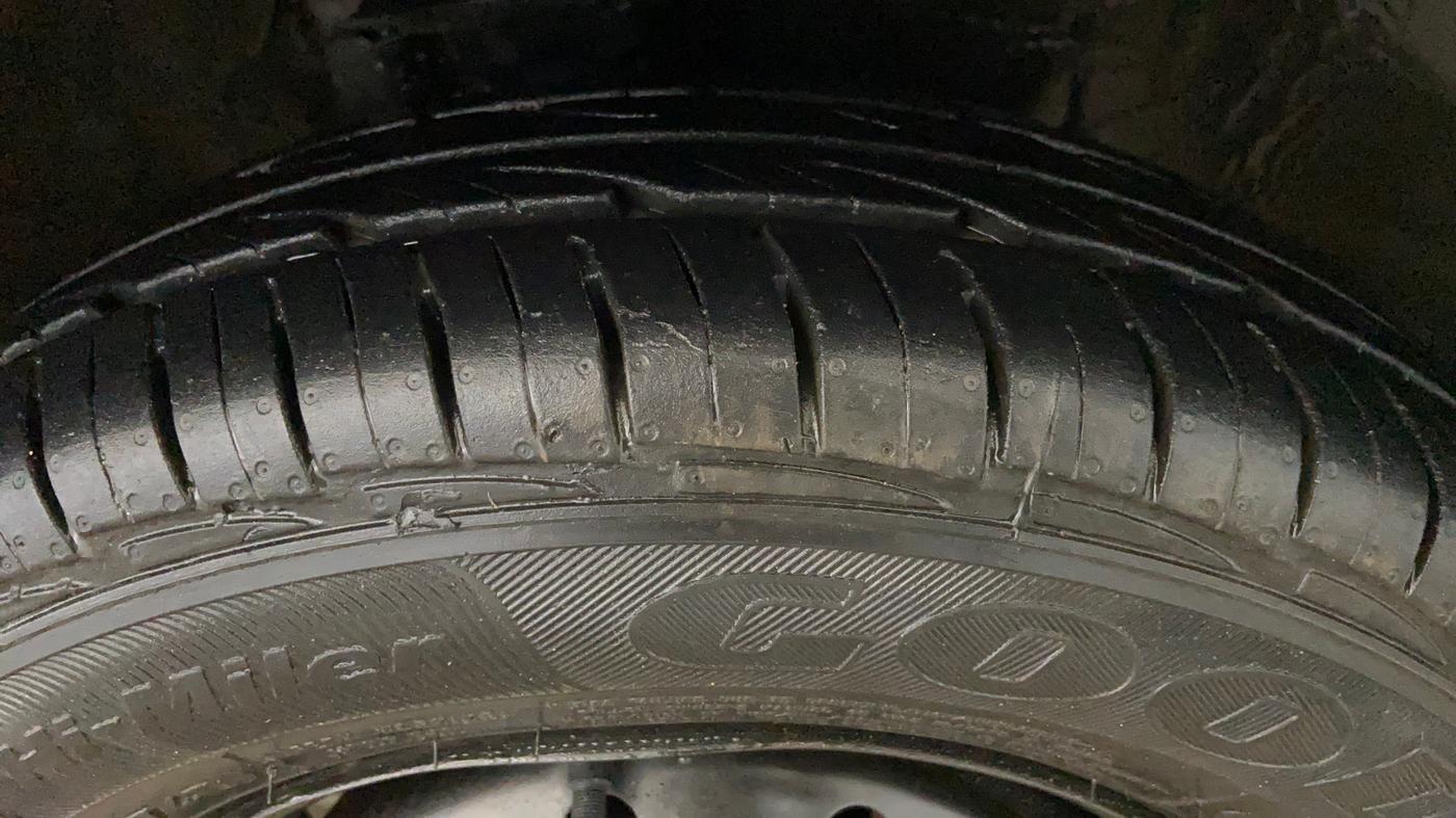 2014 Maruti Alto 800 VXI, Petrol, Manual, 37,897 km, Right Front Tyre Tread