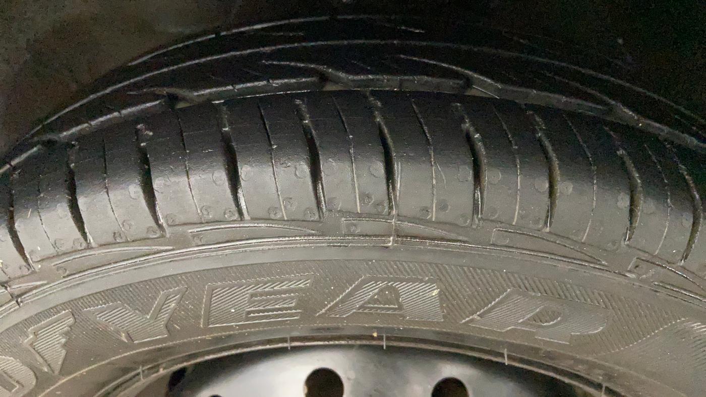 2014 Maruti Alto 800 VXI, Petrol, Manual, 37,897 km, Left Front Tyre Tread