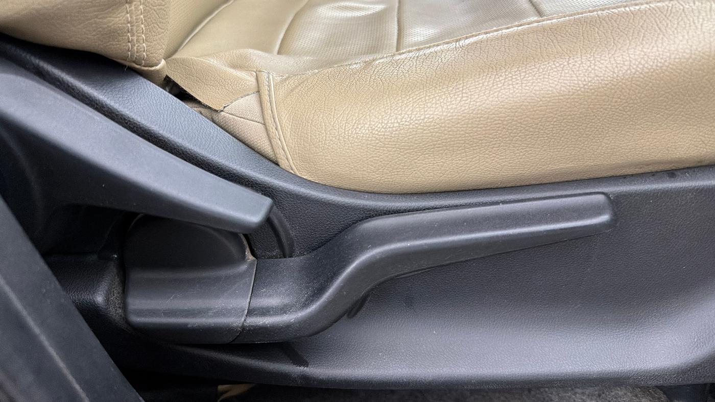 2018 Honda Amaze 1.2L I-VTEC VX, Petrol, Manual, 81,141 km, Driver Side Adjustment Panel