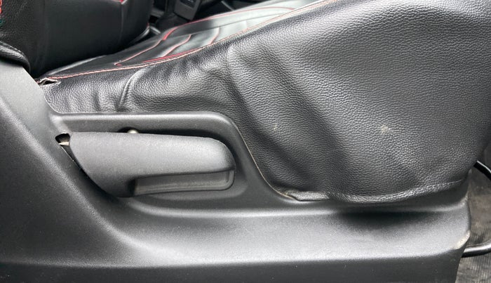 2013 Maruti Swift VXI, Petrol, Manual, 79,202 km, Driver Side Adjustment Panel