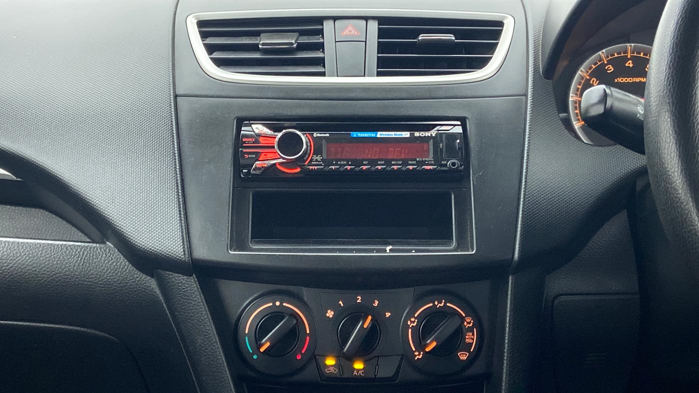2013 Maruti Swift VXI, Petrol, Manual, 79,202 km, Air Conditioner