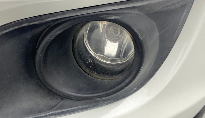 2013 Maruti Swift VXI, Petrol, Manual, 79,202 km, Left fog light - Not working