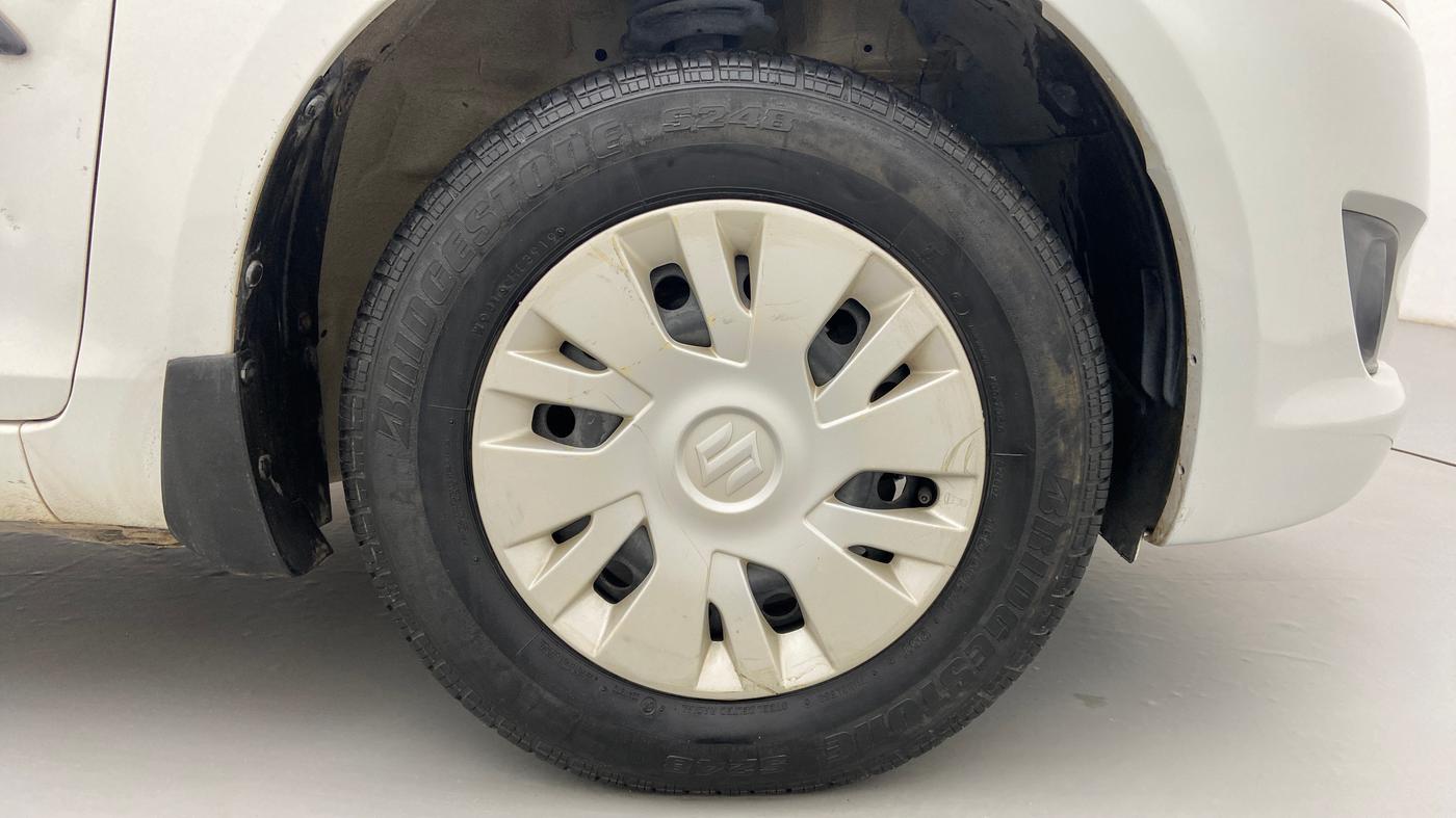 2013 Maruti Swift VXI, Petrol, Manual, 79,202 km, Right Front Wheel