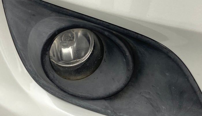 2013 Maruti Swift VXI, Petrol, Manual, 79,202 km, Right fog light - Not working
