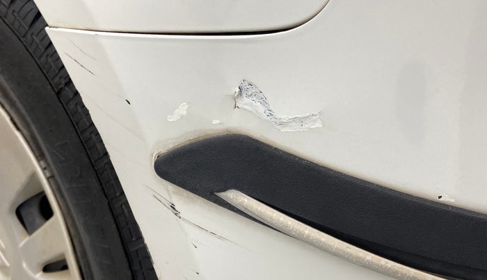 2013 Maruti Swift VXI, Petrol, Manual, 79,202 km, Rear bumper - Minor scratches