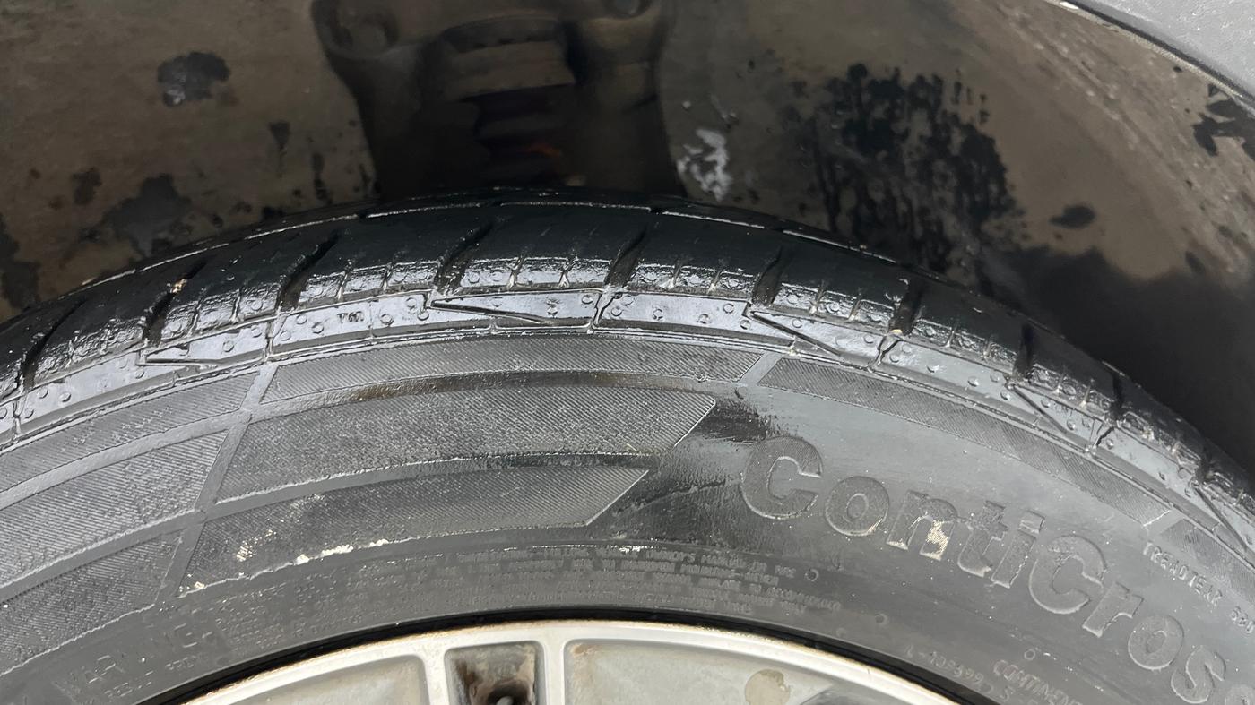 2017 Hyundai Creta SX PLUS AT 1.6 DIESEL, Diesel, Automatic, 1,11,642 km, Left Rear Tyre Tread