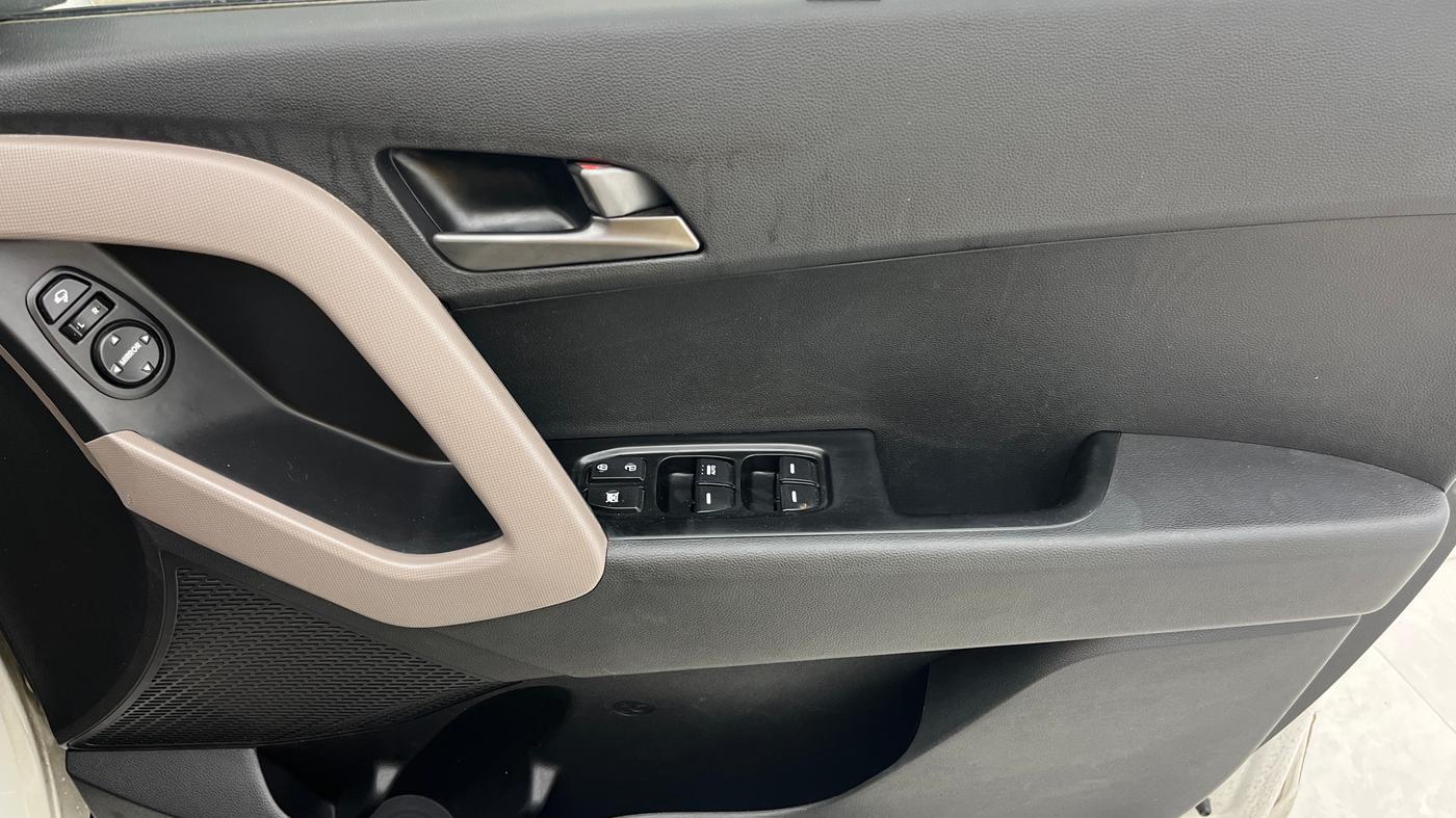2017 Hyundai Creta SX PLUS AT 1.6 DIESEL, Diesel, Automatic, 1,11,642 km, Driver Side Door Panels Control