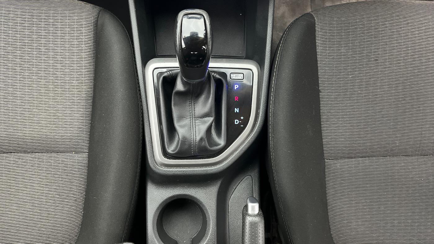 2017 Hyundai Creta SX PLUS AT 1.6 DIESEL, Diesel, Automatic, 1,11,642 km, Gear Lever