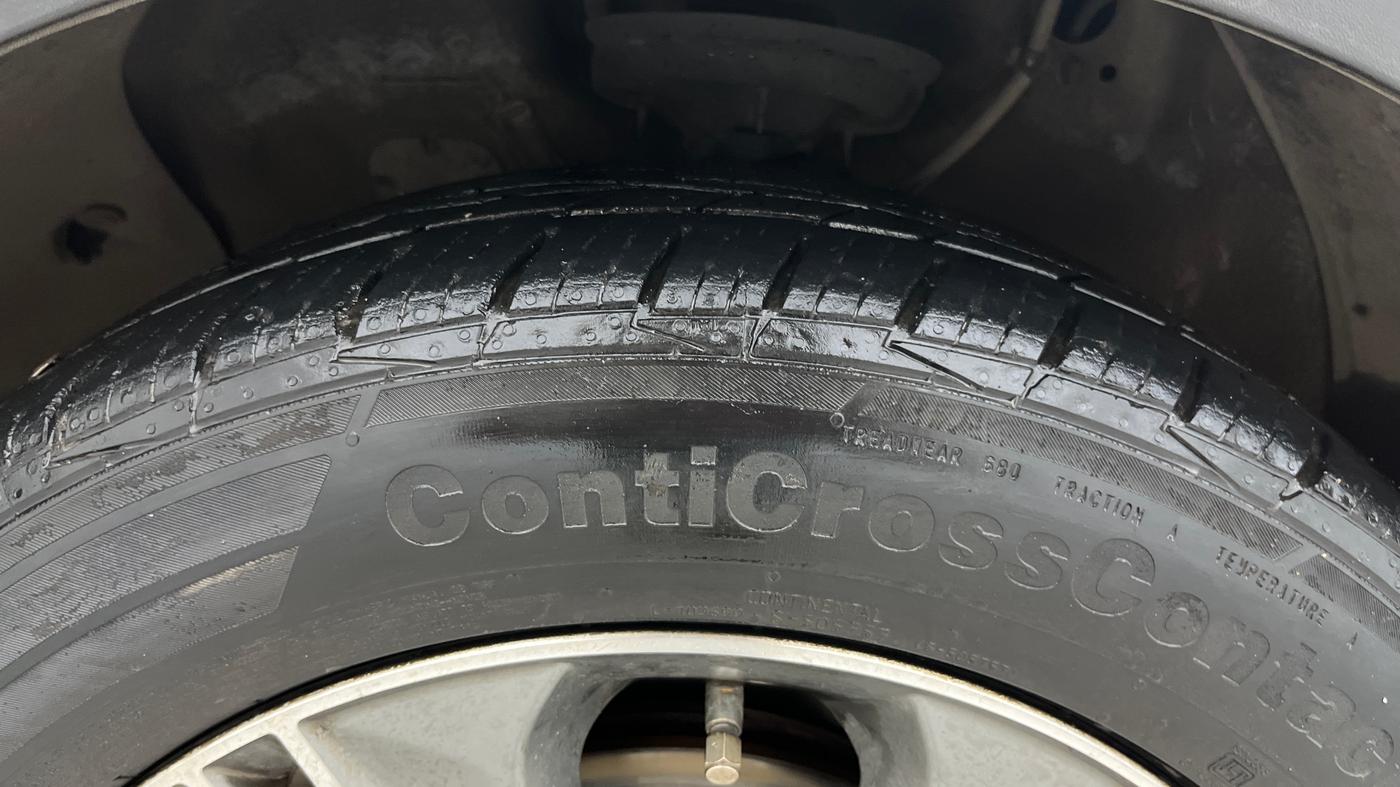 2017 Hyundai Creta SX PLUS AT 1.6 DIESEL, Diesel, Automatic, 1,11,642 km, Left Front Tyre Tread