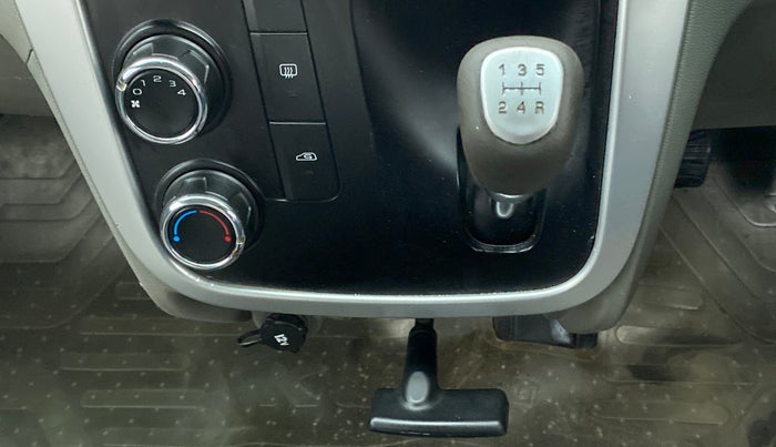 2016 Mahindra Kuv100 K8 D 5 STR, Diesel, Manual, 63,991 km, Gear Lever