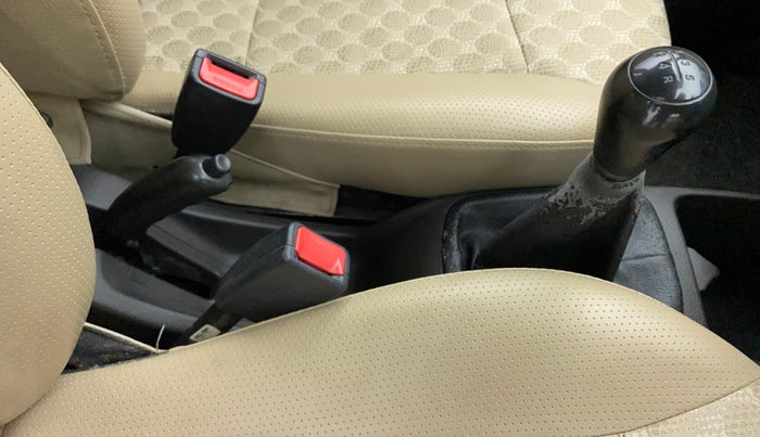 2018 Hyundai Eon MAGNA +, Petrol, Manual, 75,822 km, Gear Lever