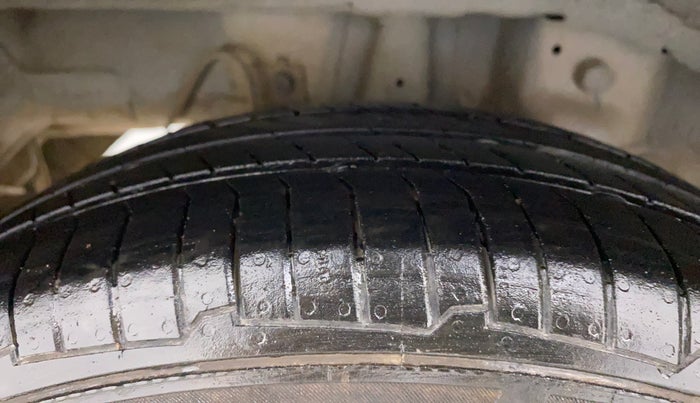 2018 Hyundai Eon MAGNA +, Petrol, Manual, 75,822 km, Right Rear Tyre Tread