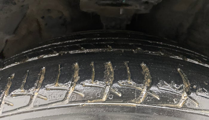 2012 Hyundai Verna FLUIDIC 1.4 VTVT, Petrol, Manual, 1,06,187 km, Left Front Tyre Tread
