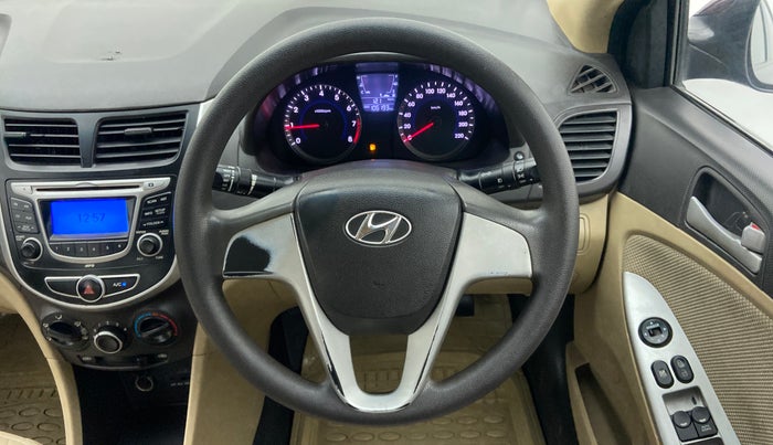 2012 Hyundai Verna FLUIDIC 1.4 VTVT, Petrol, Manual, 1,06,187 km, Steering Wheel Close Up