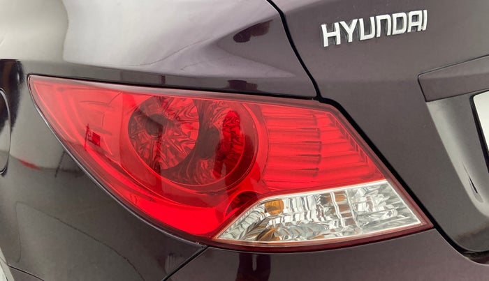 2012 Hyundai Verna FLUIDIC 1.4 VTVT, Petrol, Manual, 1,06,187 km, Left tail light - Reverse gear light not functional