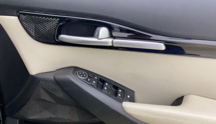 2020 KIA SELTOS HTX 1.5 PETROL, Petrol, Manual, 29,547 km, Driver Side Door Panels Control