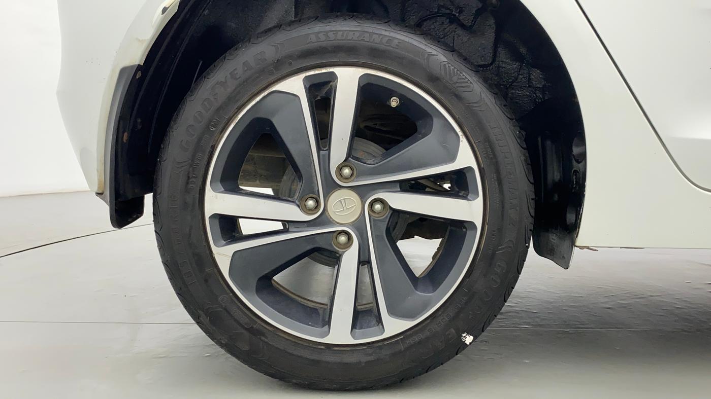 2021 Tata ALTROZ XZ 1.5 RTQ, Diesel, Manual, 40,007 km, Right Rear Wheel