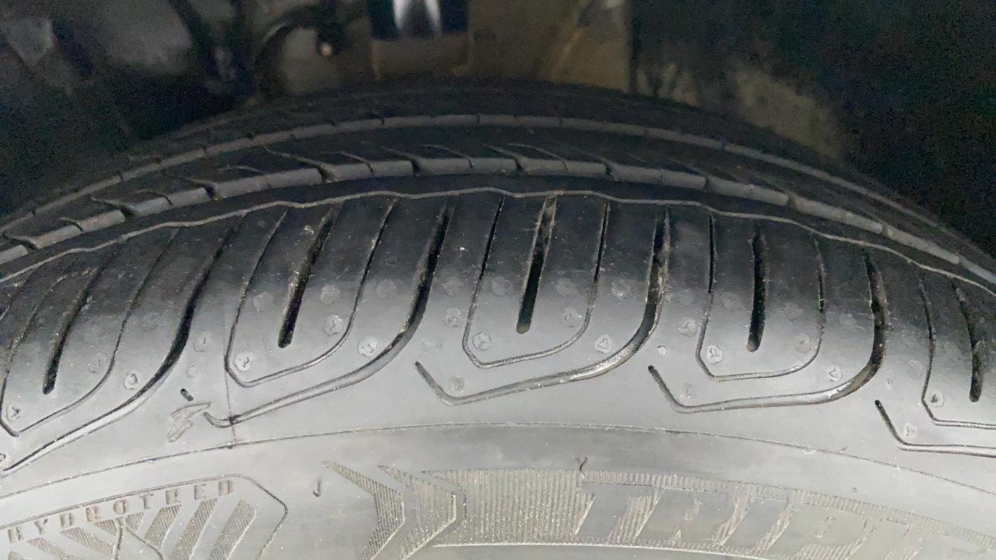 2021 Tata ALTROZ XZ 1.5 RTQ, Diesel, Manual, 40,007 km, Left Front Tyre Tread