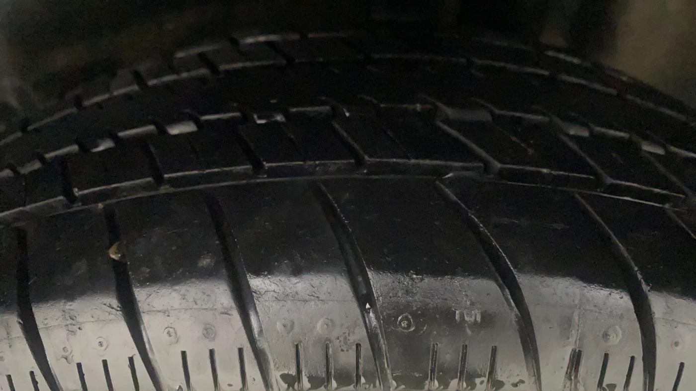 2014 Volkswagen Polo HIGHLINE1.2L, Petrol, Manual, 96,061 km, Left Rear Tyre Tread