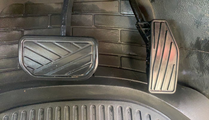 2023 Maruti Swift ZXI PLUS AMT DUAL TONE, Petrol, Automatic, 19,538 km, Pedals