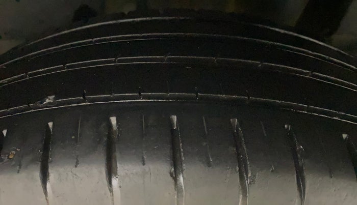 2023 Maruti Swift ZXI PLUS AMT DUAL TONE, Petrol, Automatic, 19,538 km, Left Rear Tyre Tread