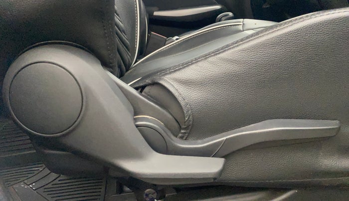 2023 Maruti Swift ZXI PLUS AMT DUAL TONE, Petrol, Automatic, 19,538 km, Driver Side Adjustment Panel