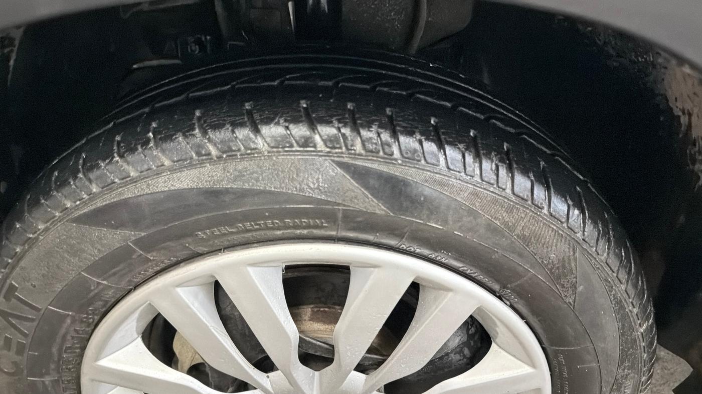 2019 Tata TIAGO NRG PETROL, CNG, Manual, 92,046 km, Left Front Tyre Tread