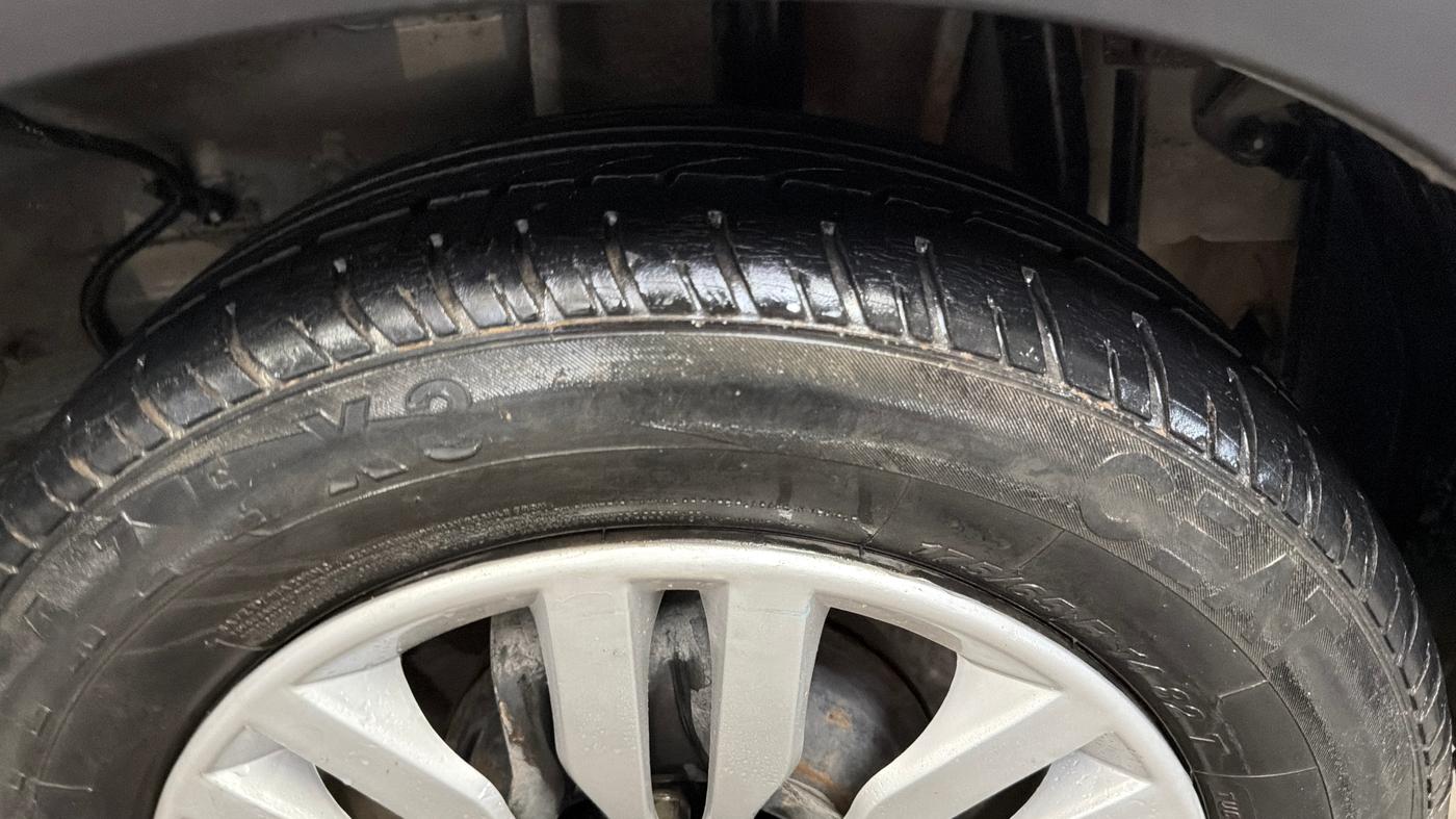 2019 Tata TIAGO NRG PETROL, CNG, Manual, 92,046 km, Left Rear Tyre Tread