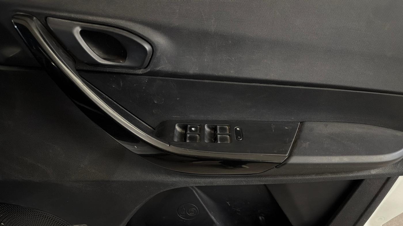 2019 Tata TIAGO NRG PETROL, CNG, Manual, 92,046 km, Driver Side Door Panels Control