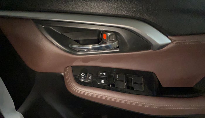 2023 Maruti Grand Vitara ALPHA SMART HYBRID, Petrol, Manual, 67,233 km, Driver Side Door Panels Control