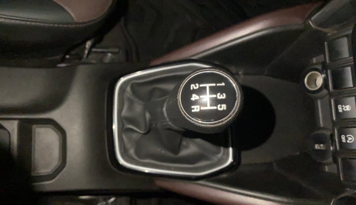 2023 Maruti Grand Vitara ALPHA SMART HYBRID, Petrol, Manual, 67,233 km, Gear Lever