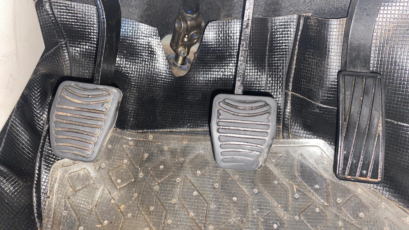 2019 Mahindra XUV300 W8 (O) 1.5 DIESEL, Diesel, Manual, 66,337 km, Pedals