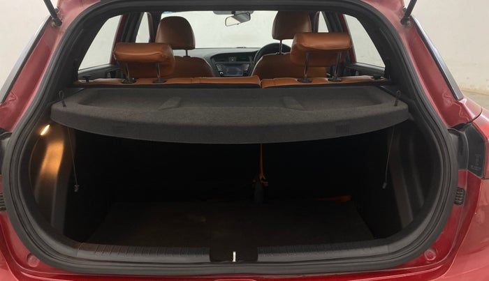 2015 Hyundai i20 Active 1.2 SX, Petrol, Manual, 90,404 km, Boot Inside