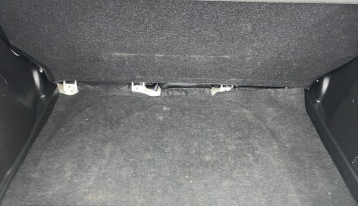 2022 Maruti Swift VXI AMT, Petrol, Automatic, 19,257 km, Boot Inside