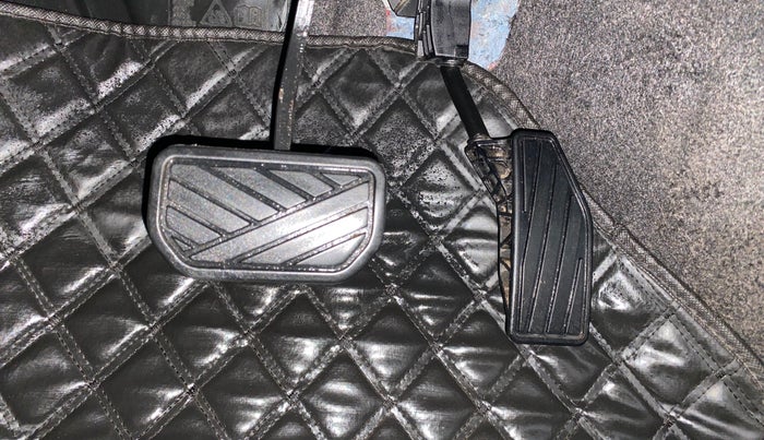 2022 Maruti Swift VXI AMT, Petrol, Automatic, 19,257 km, Pedals