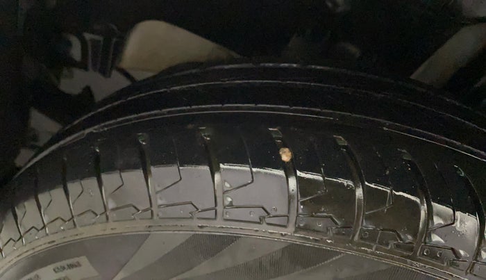 2022 Maruti Swift VXI AMT, Petrol, Automatic, 19,257 km, Left Rear Tyre Tread