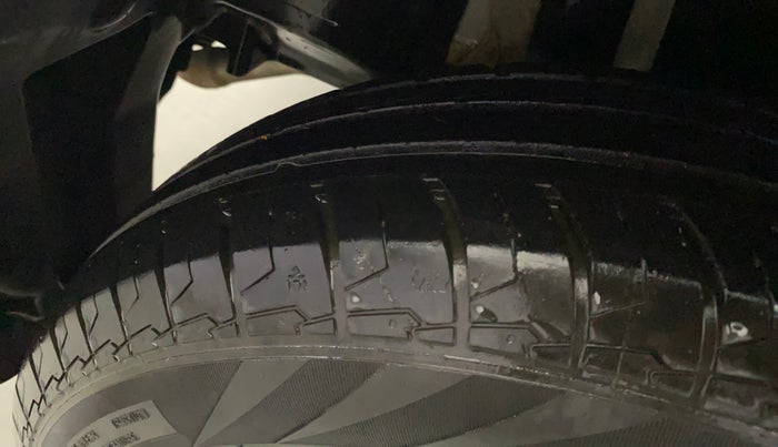 2022 Maruti Swift VXI AMT, Petrol, Automatic, 19,257 km, Right Rear Tyre Tread