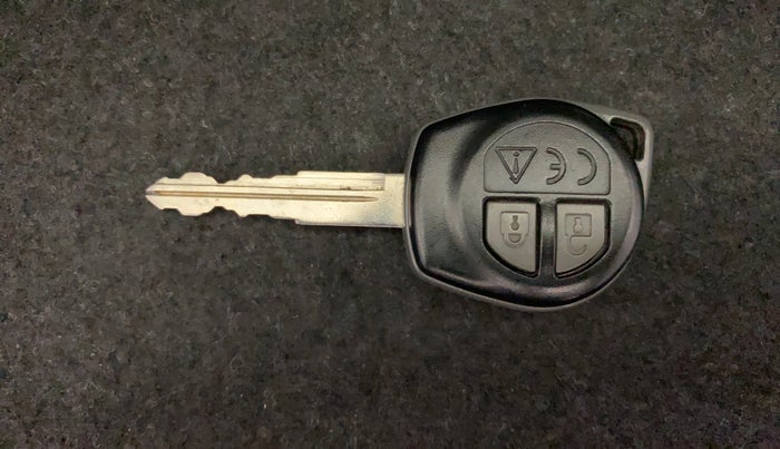 2022 Maruti Swift VXI AMT, Petrol, Automatic, 19,257 km, Key Close Up