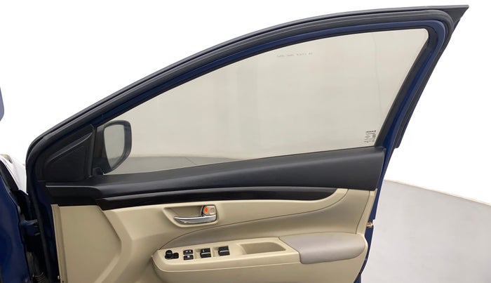 2017 Maruti Ciaz ALPHA 1.4 PETROL, Petrol, Manual, 52,917 km, Right front window switch / handle - Power window makes minor noise