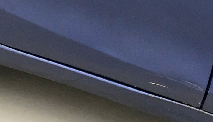 2017 Maruti Ciaz ALPHA 1.4 PETROL, Petrol, Manual, 52,917 km, Right rear door - Minor scratches