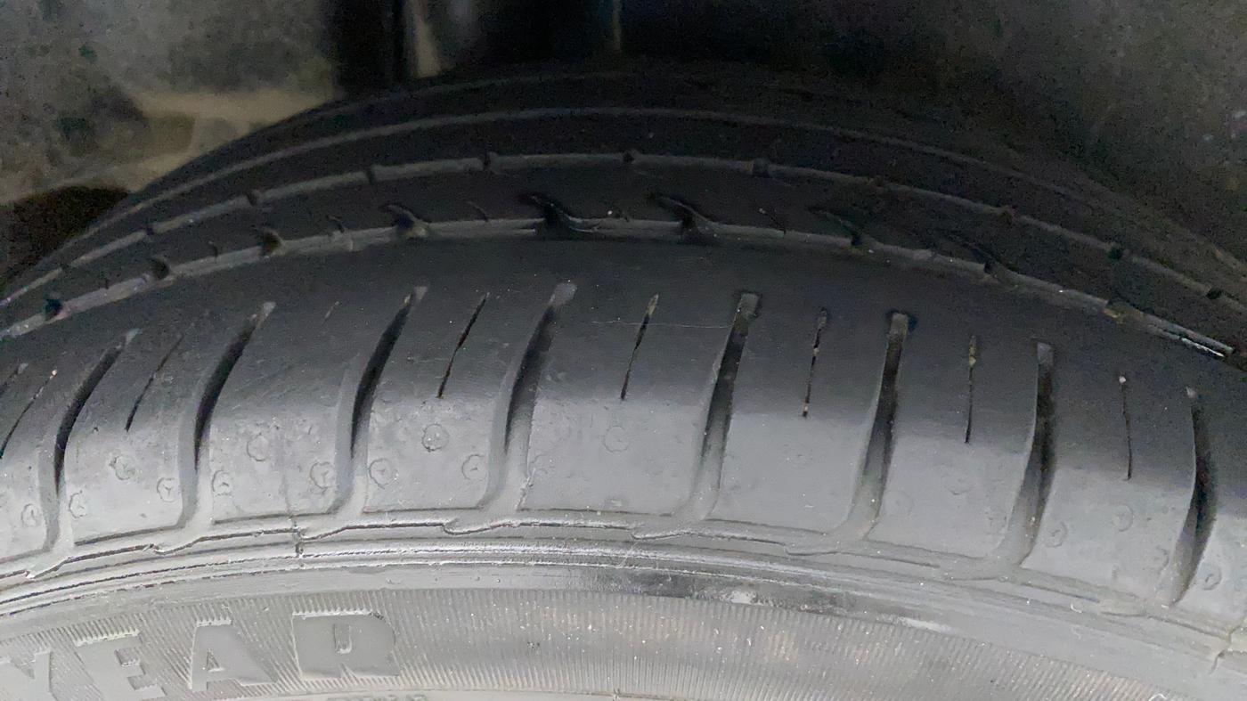 2017 Maruti Ciaz ALPHA 1.4 PETROL, Petrol, Manual, 52,917 km, Right Rear Tyre Tread
