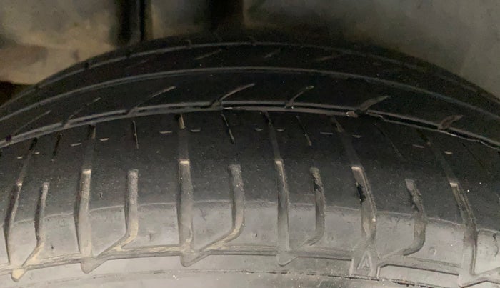 2016 Maruti Ciaz ZXI+, Petrol, Manual, 84,066 km, Right Rear Tyre Tread