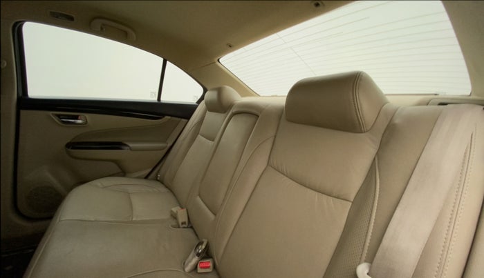 2016 Maruti Ciaz ZXI+, Petrol, Manual, 84,066 km, Right Side Rear Door Cabin