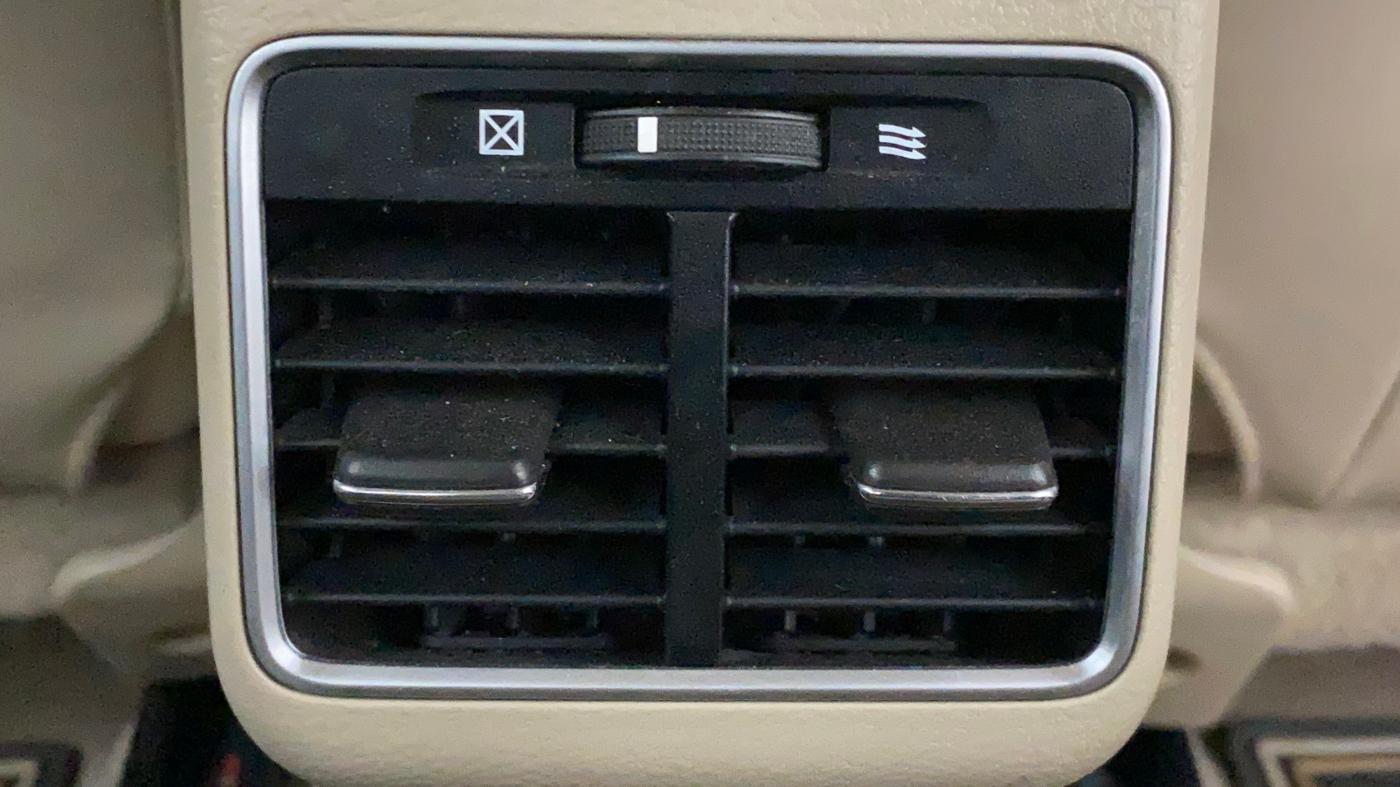 2016 Maruti Ciaz ZXI+, Petrol, Manual, 84,066 km, Rear AC Vents