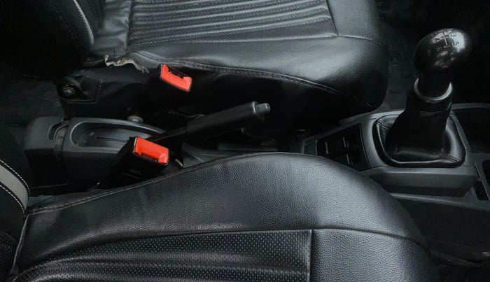 2017 Maruti Alto 800 VXI, Petrol, Manual, 63,622 km, Gear Lever